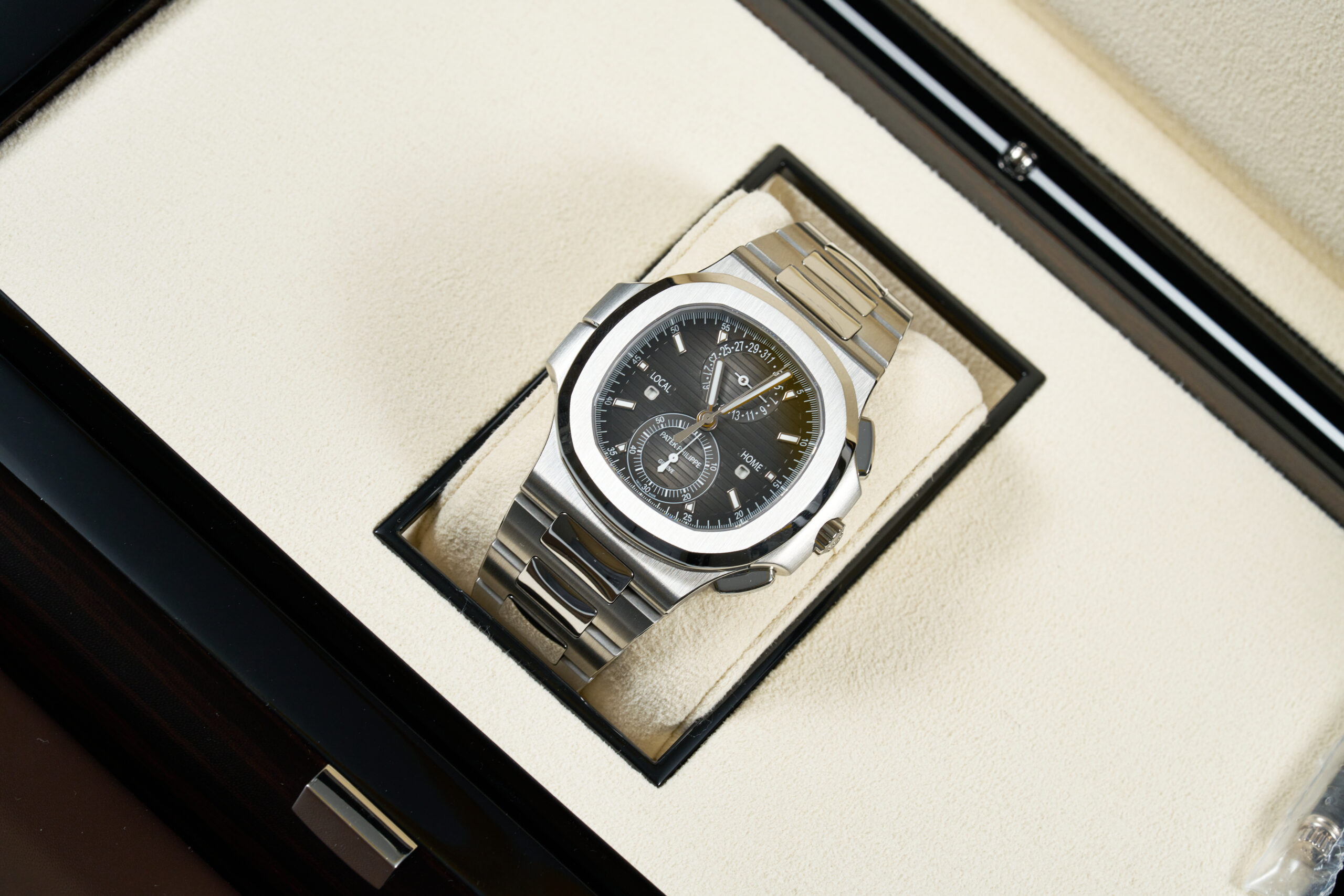Patek Philippe Nautilus 5990 1A - Image 7