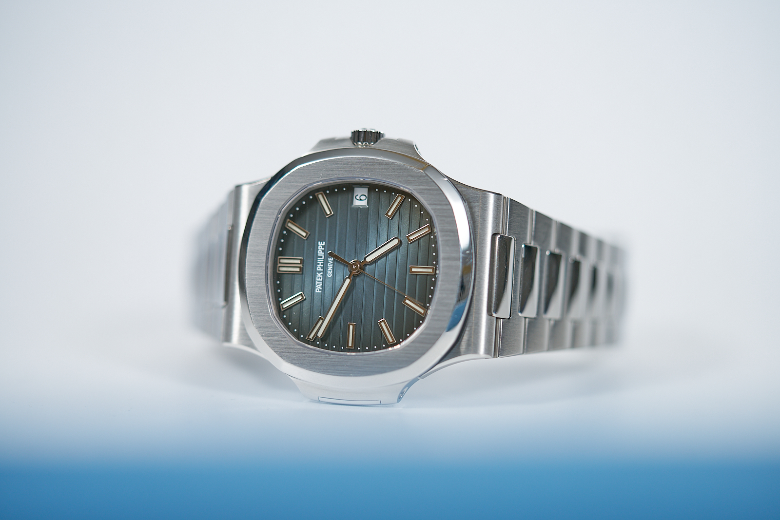 Patek Philippe Nautilus 5800 1A - Image 5