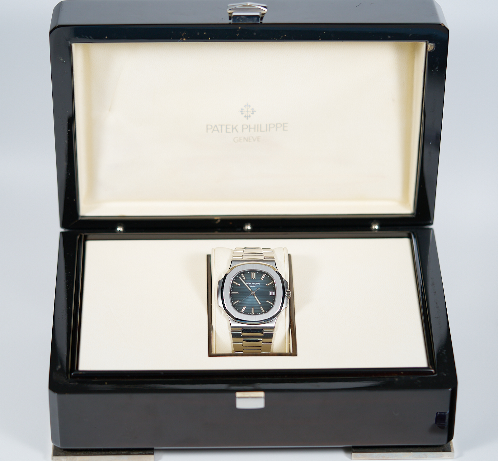 Patek Philippe Nautilus 5800 1A - Image 7