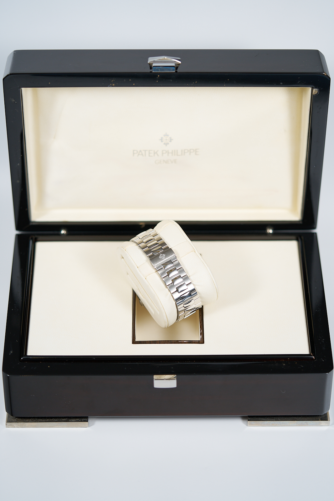Patek Philippe Nautilus 5800 1A - Image 8